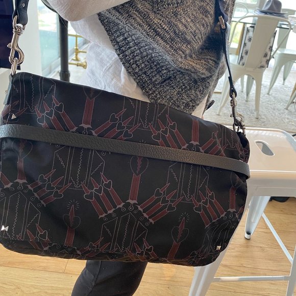 NEW w/Tags VALENTINO LOVE BLADE Messenger bag- was 1250$- Now 895$ - Picture 1 of 5